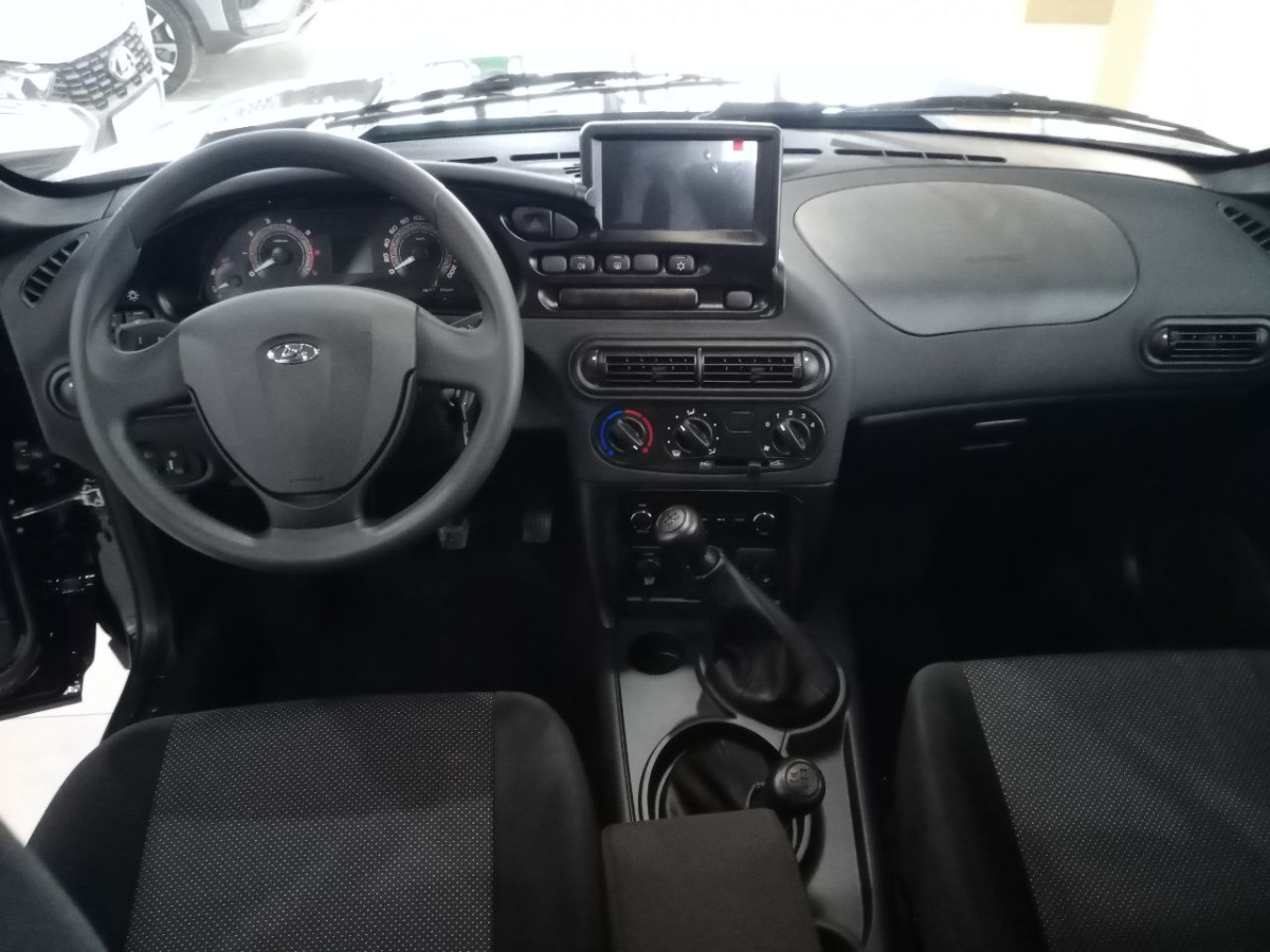 LADA NIVA TRAVEL 1.8 MT (90 л.с.) 4WD