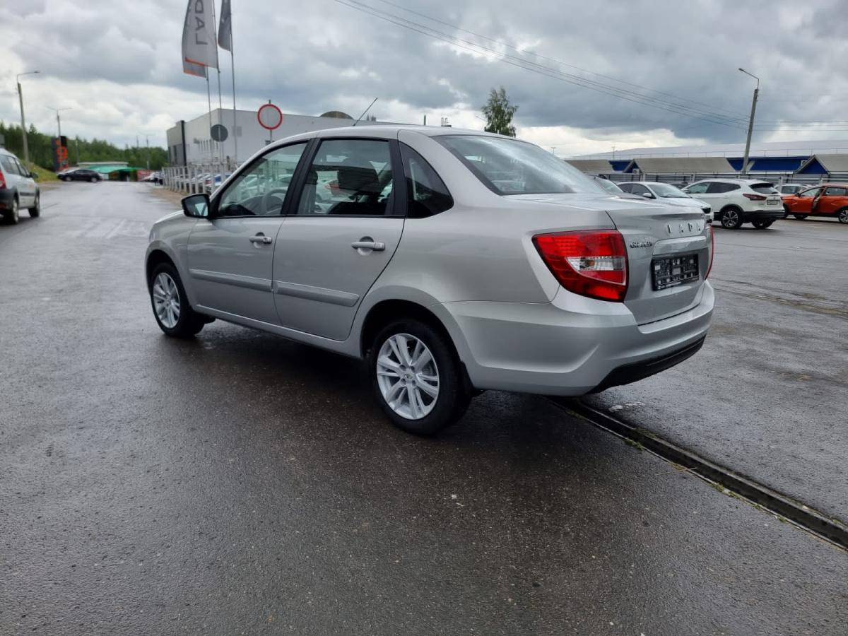 LADA GRANTA 1.6 MT (106 л.с.)