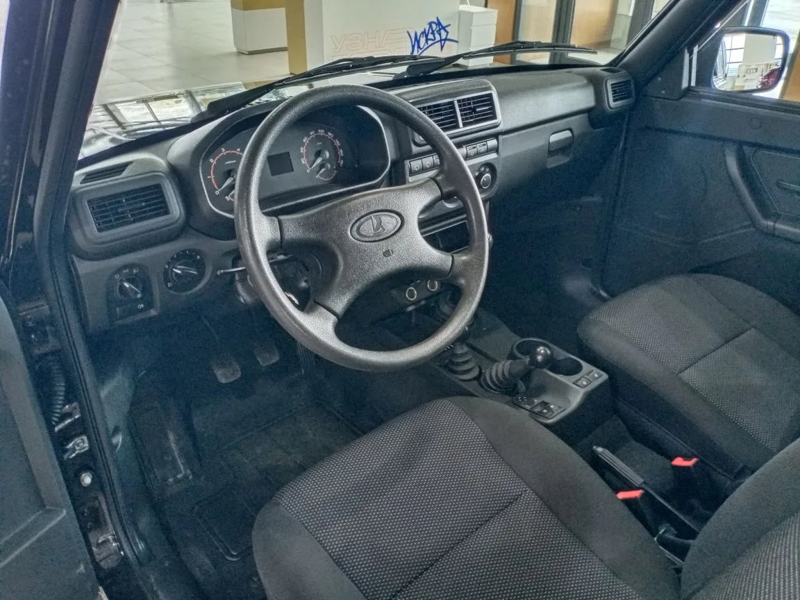 LADA NIVA LEGEND 1.7 MT (83 л.с.) 4WD