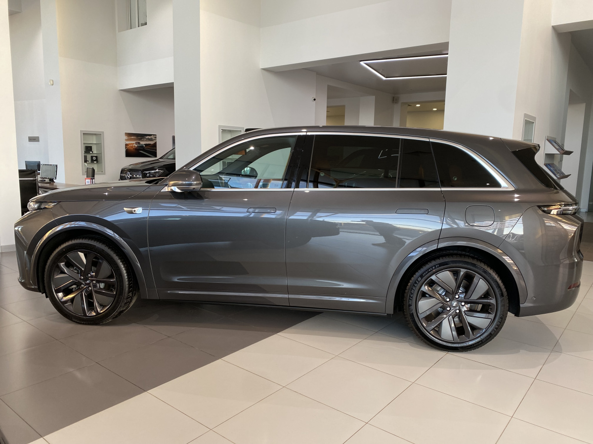 LIXIANG L7 52.3 kWh 1.5hyb AT (449 л.с.) 4WD