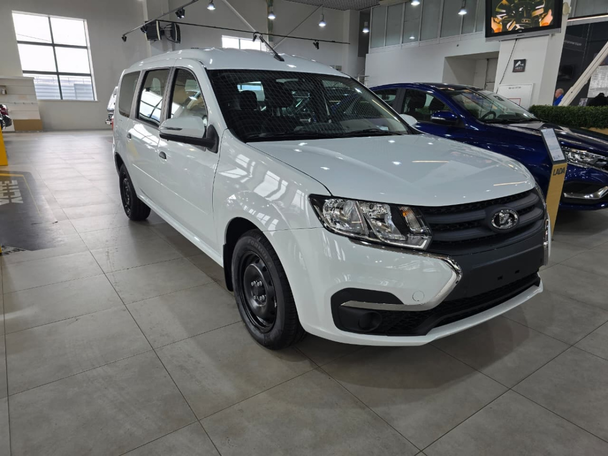 LADA LARGUS 1.6 MT (90 л.с.)