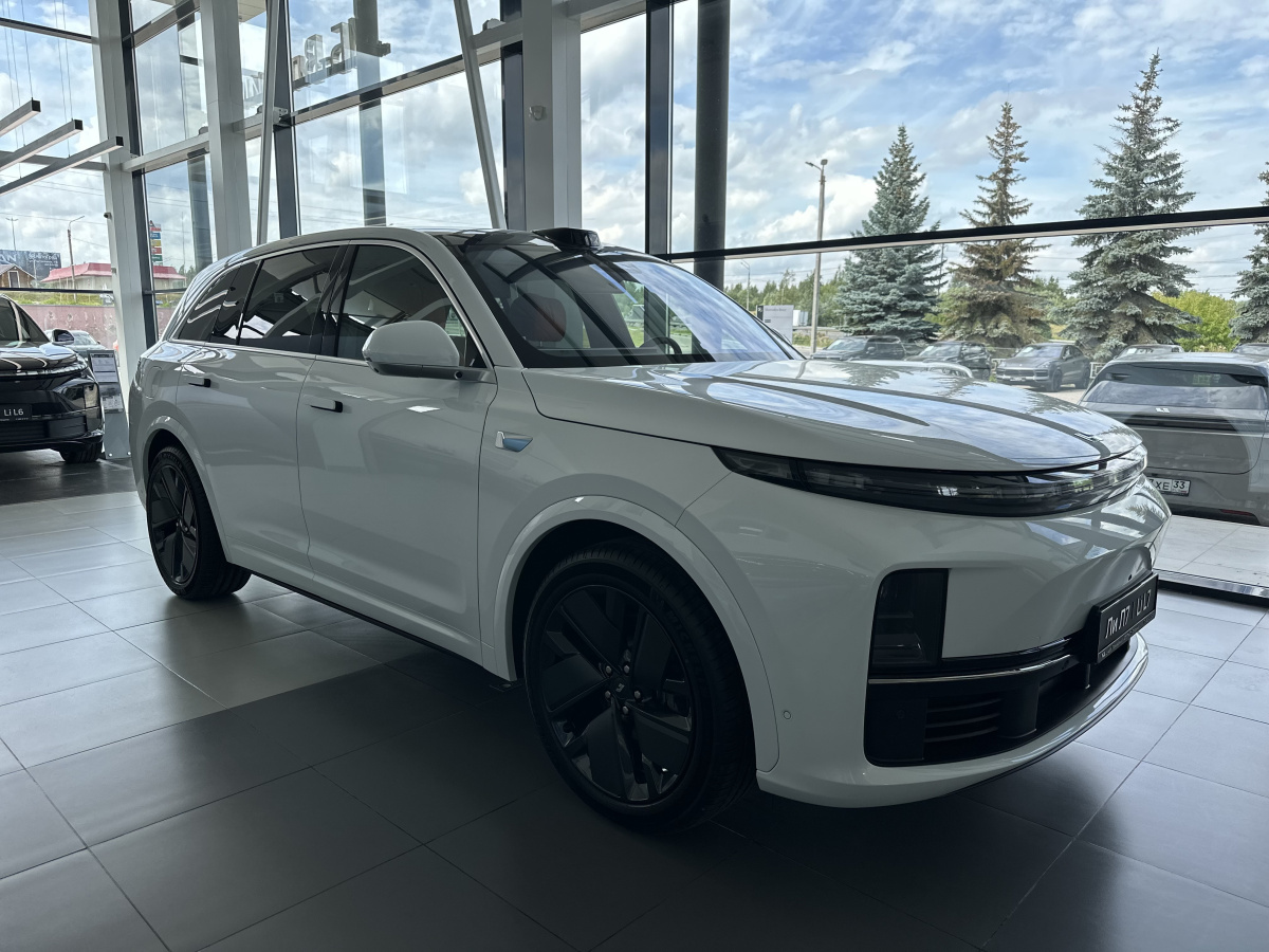 LIXIANG L7 52.3 kWh 1.5hyb AT (449 л.с.) 4WD