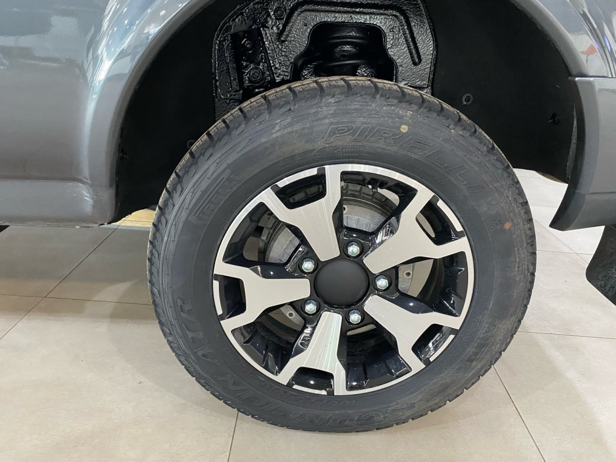 LADA NIVA LEGEND 1.7 MT (83 л.с.) 4WD