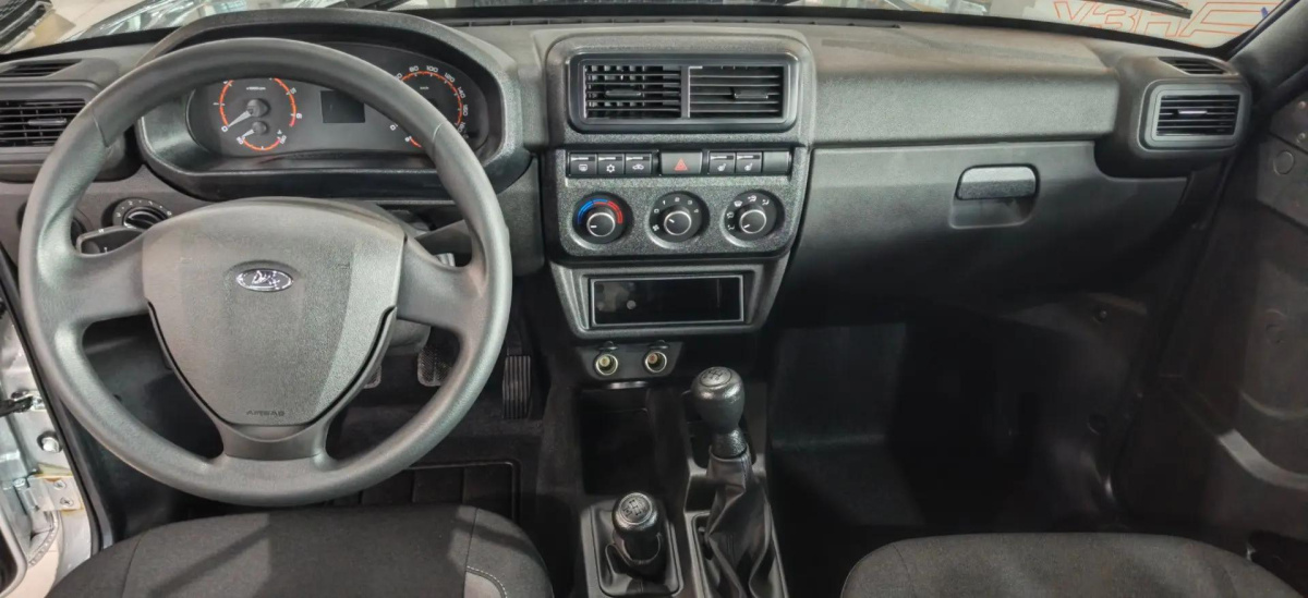 LADA NIVA LEGEND 1,8 (90 л.с) 4WD