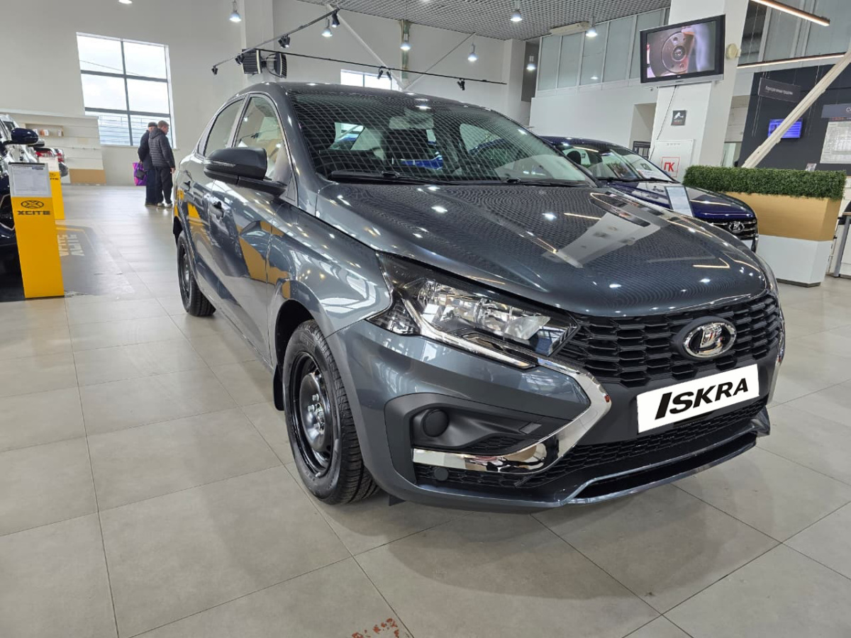 LADA ISKRA 1.6 МT (90 л.с.)