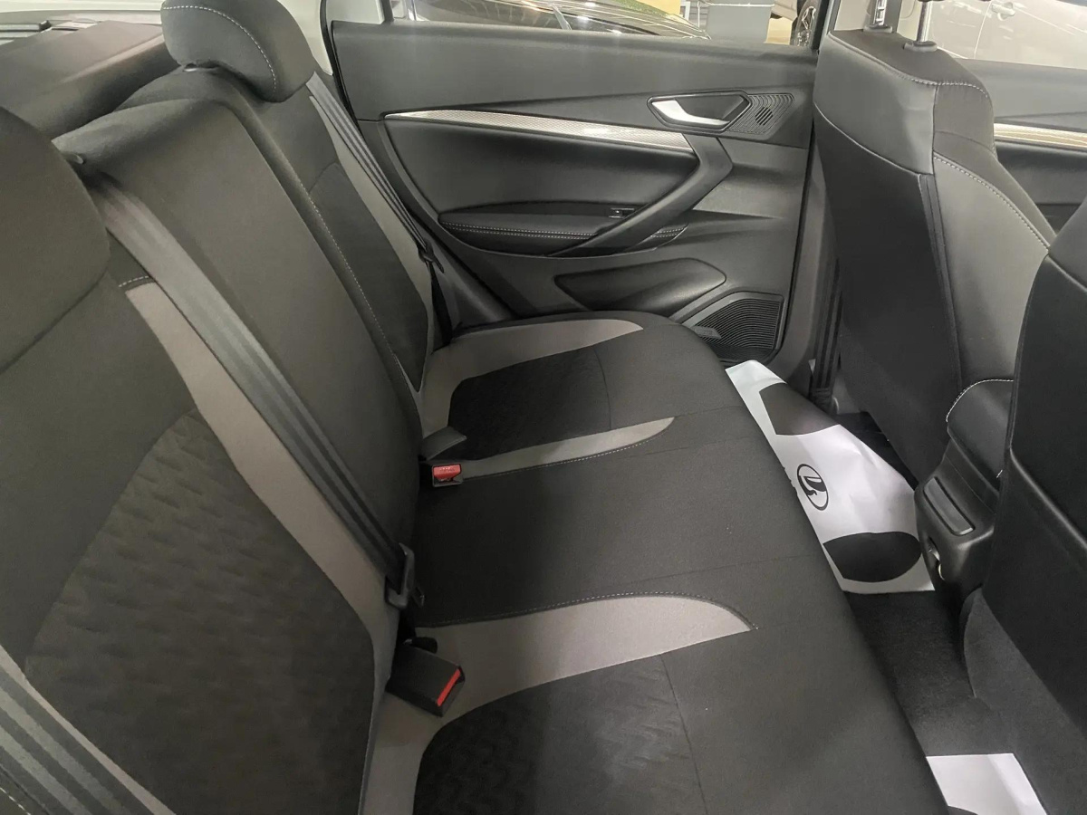 LADA VESTA 1.6 МТ (106 л.с.)