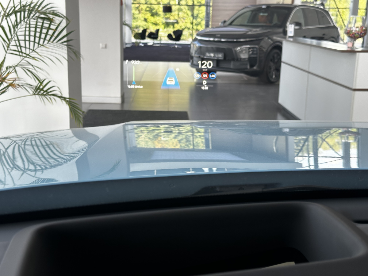 LIXIANG L7 52.3 kWh 1.5hyb AT (449 л.с.) 4WD