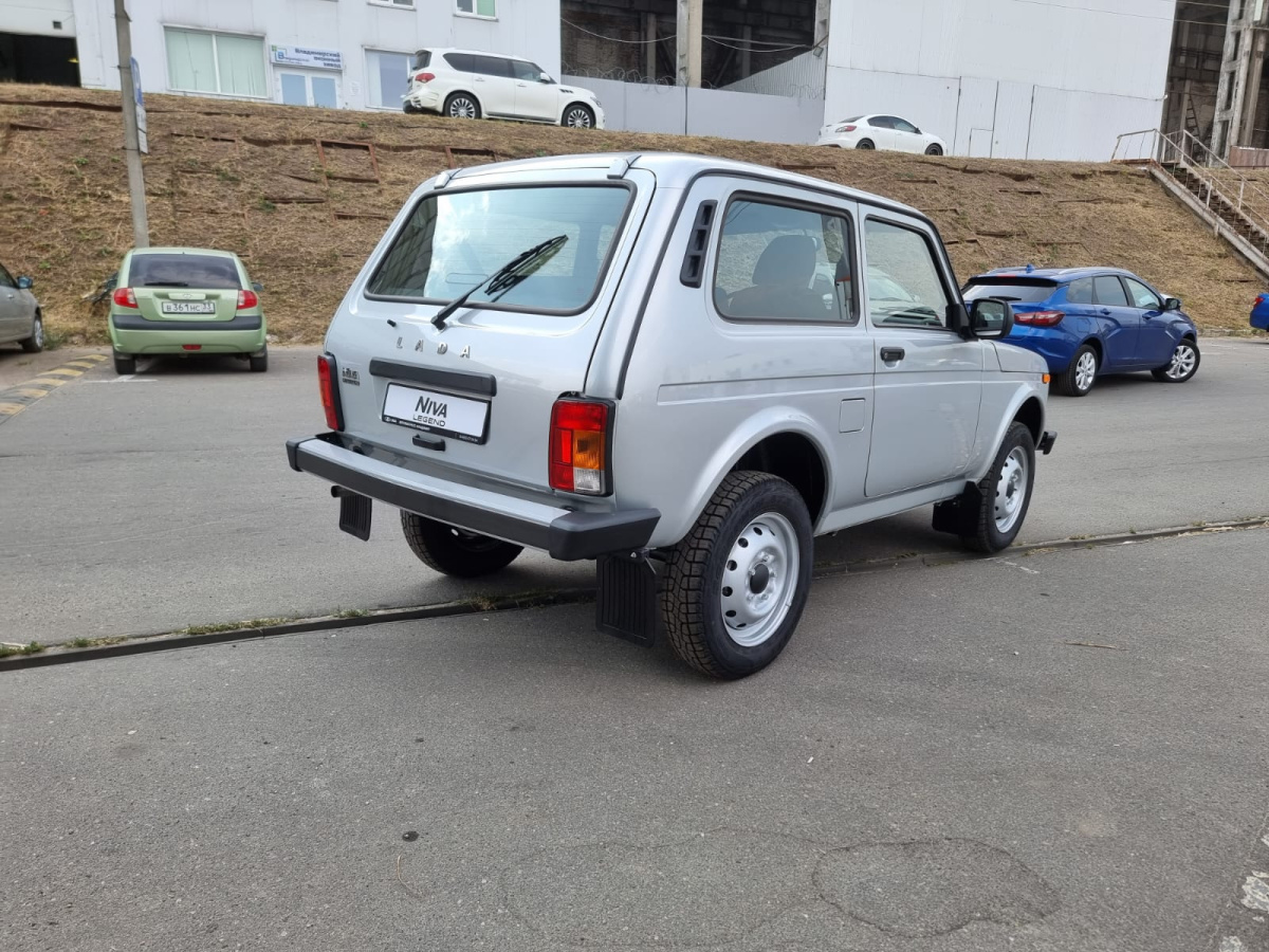 LADA NIVA LEGEND 1.7 MT (83 л.с.) 4WD