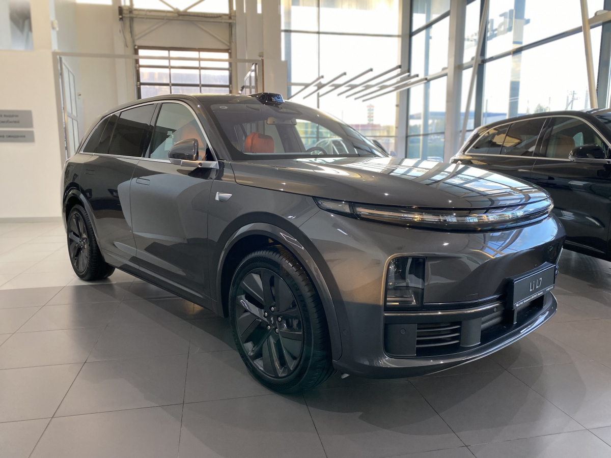 LIXIANG L7 52.3 kWh 1.5hyb AT (449 л.с.) 4WD