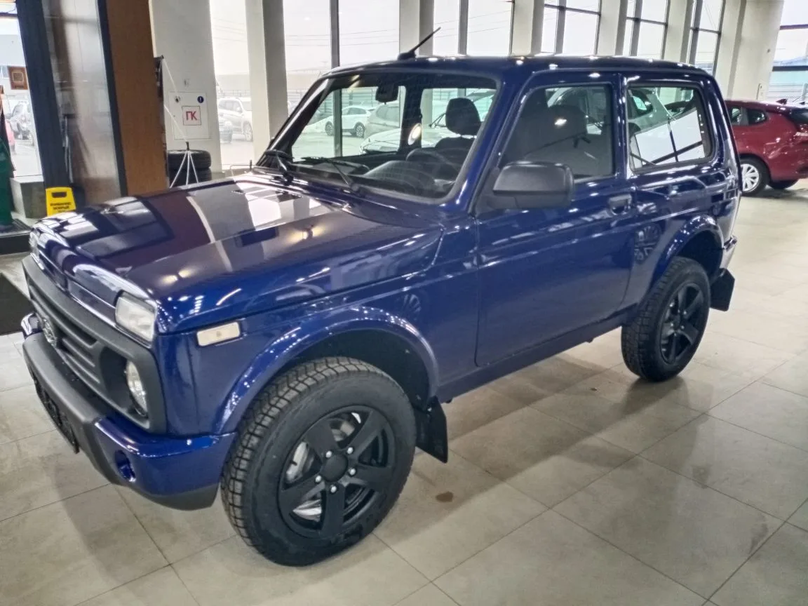 LADA NIVA LEGEND 1.7 MT (83 л.с.) 4WD