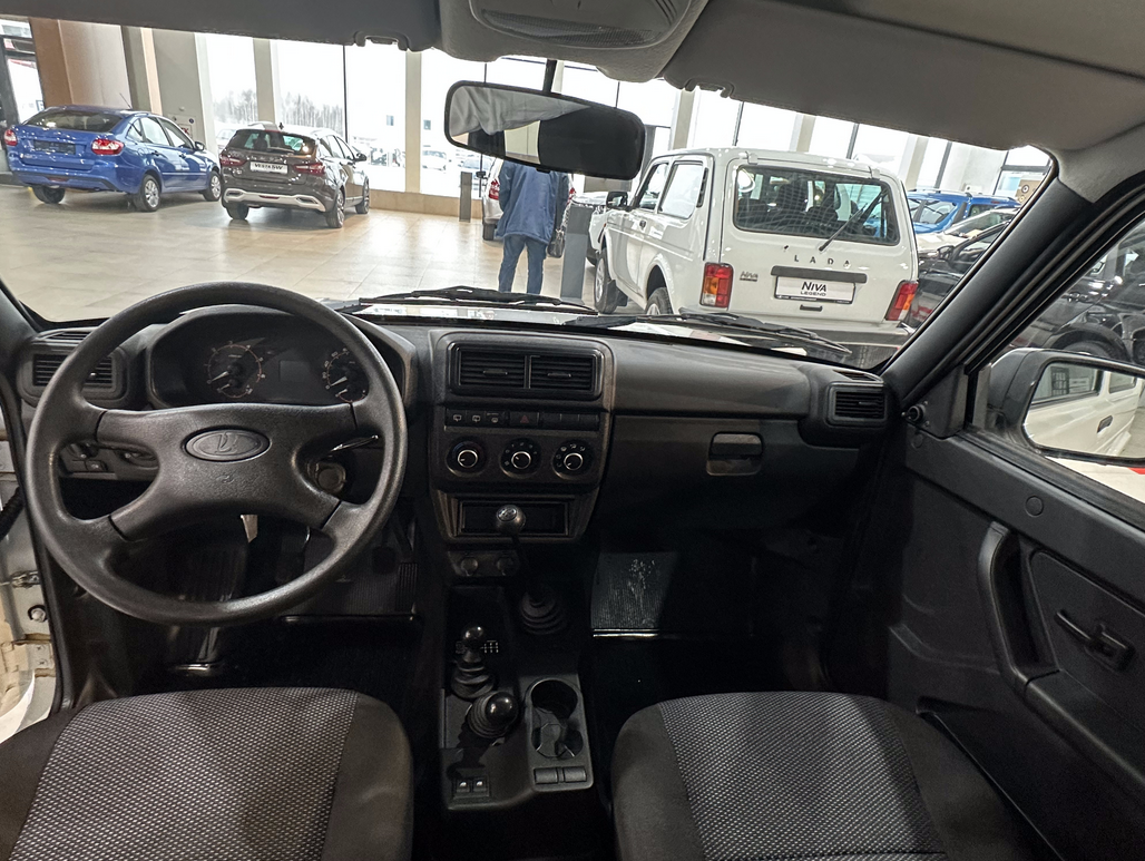 LADA NIVA LEGEND 1.7 MT (83 л.с.) 4WD