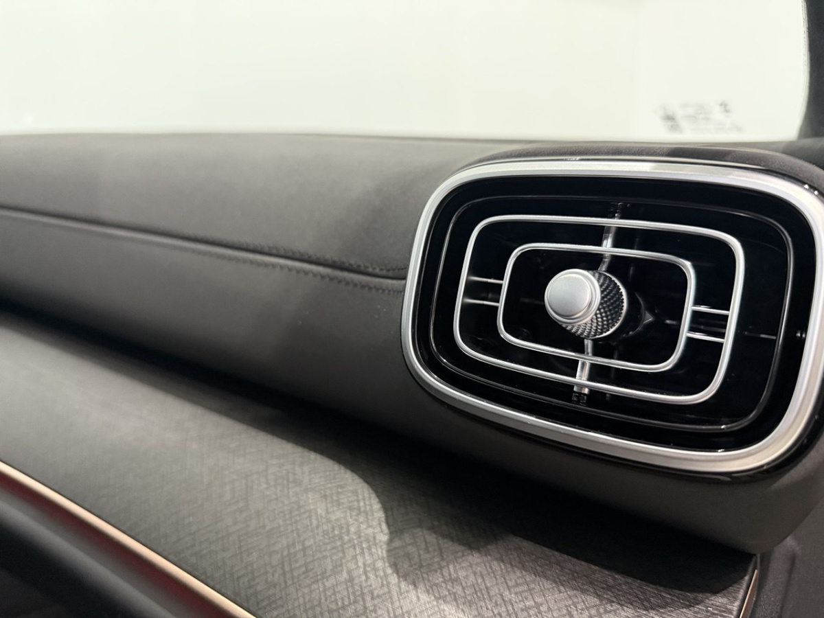 JAECOO J8 2.0 AMT (249 л.с.) 4WD