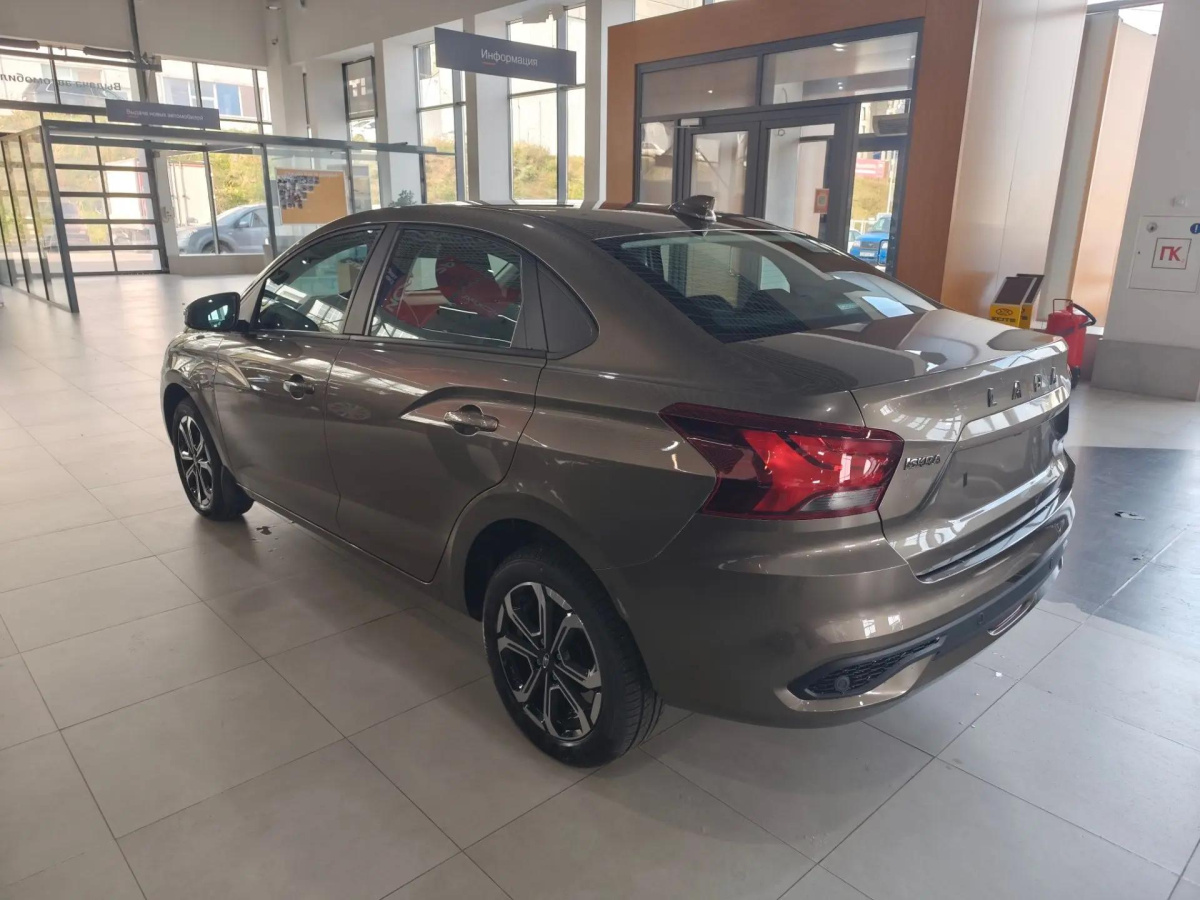 LADA ISKRA 1.6 CVT (106 л.с.)