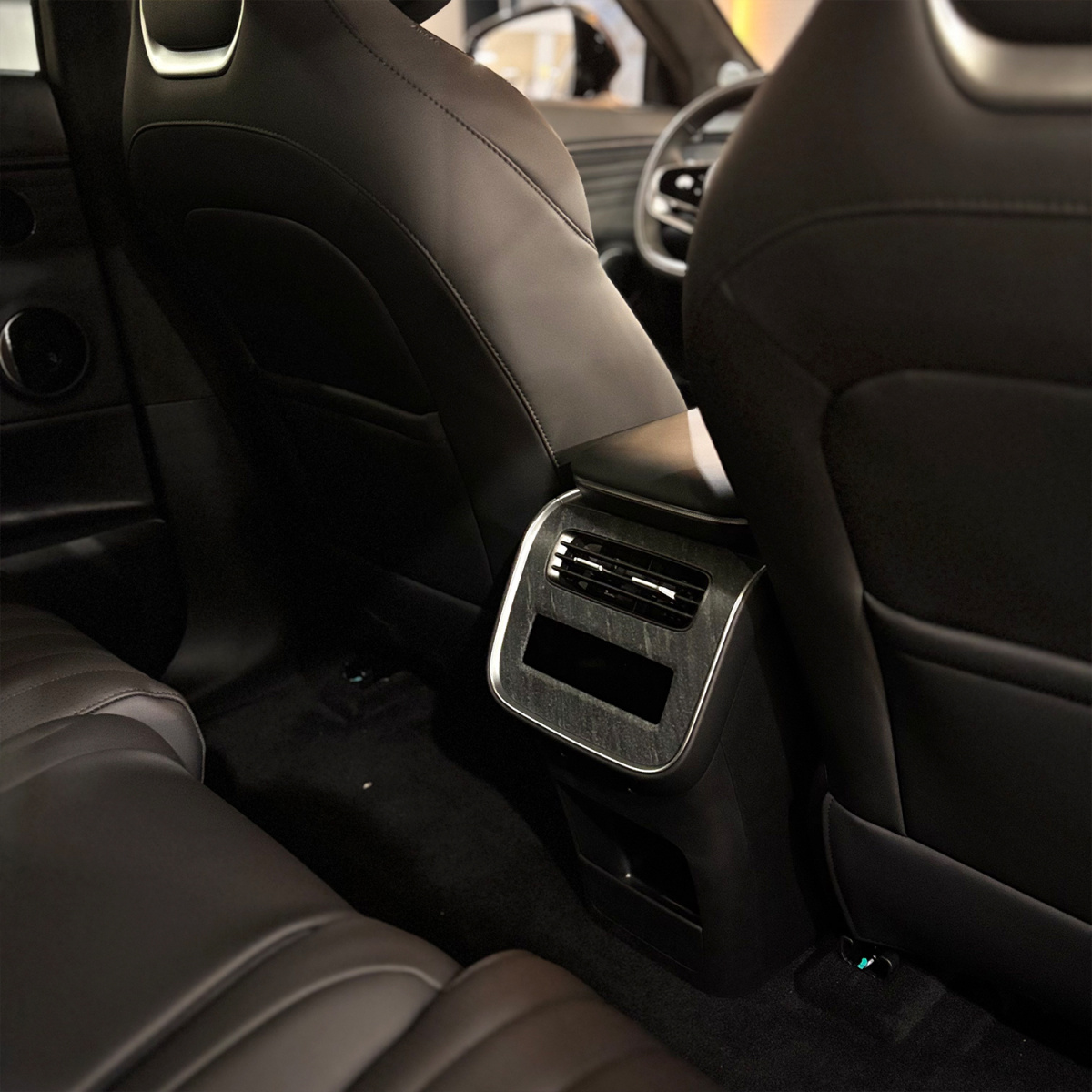 EXEED EXLANTIX ET 1.5hyb AT (469 л.с.) 4WD