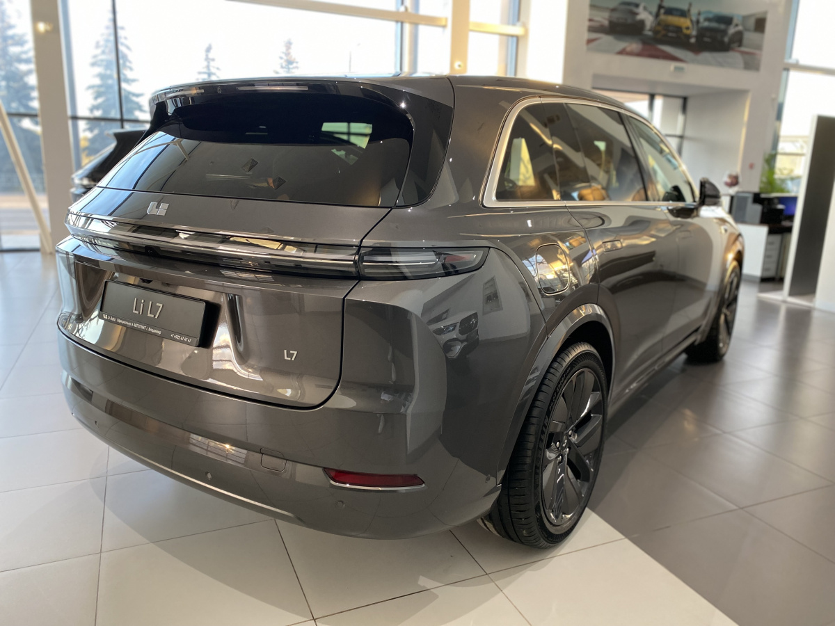 LIXIANG L7 52.3 kWh 1.5hyb AT (449 л.с.) 4WD