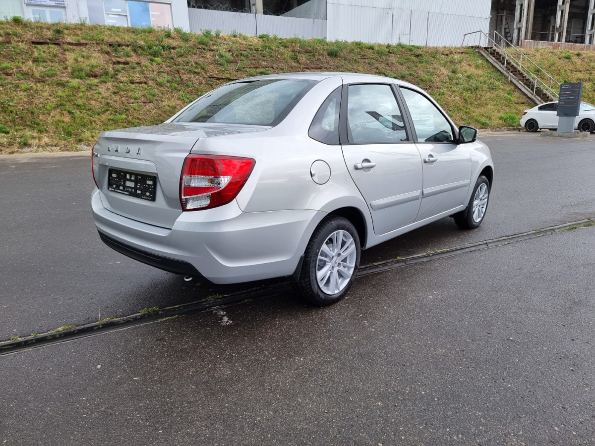 LADA GRANTA 1.6 MT (106 л.с.)