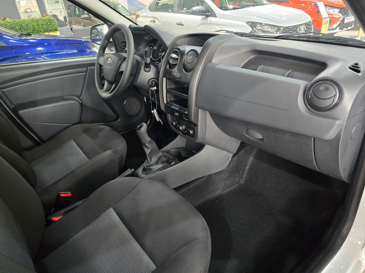 LADA LARGUS 1.6 MT (90 л.с.)