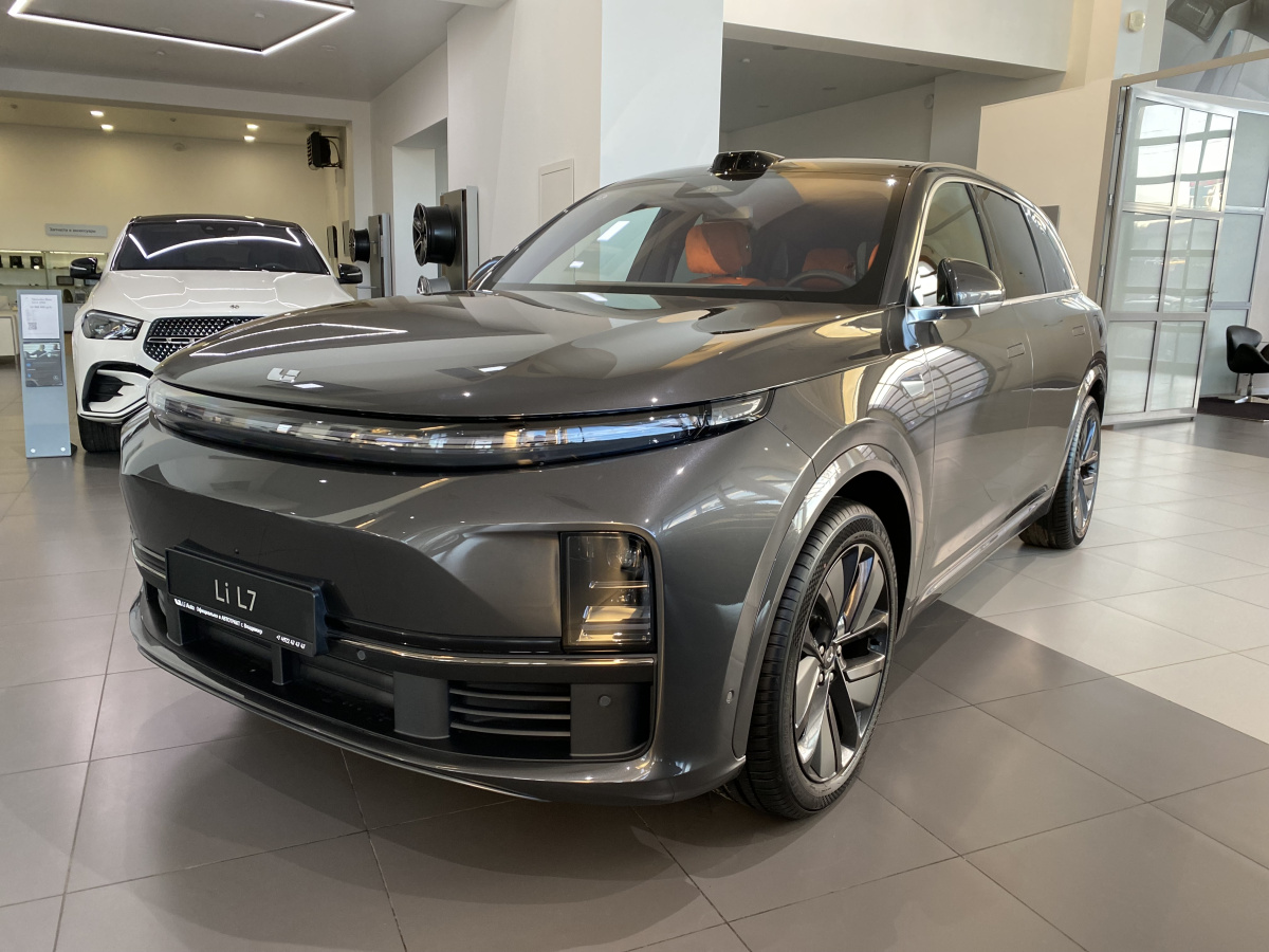 LIXIANG L7 52.3 kWh 1.5hyb AT (449 л.с.) 4WD