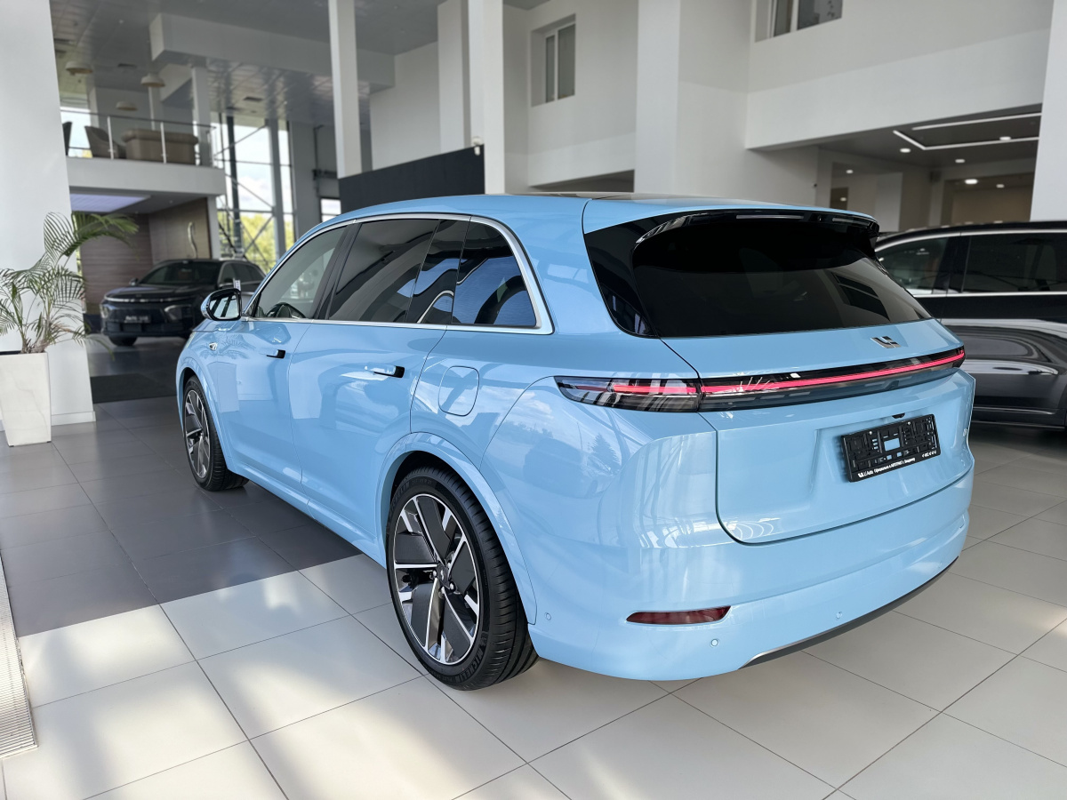 LIXIANG L7 52.3 kWh 1.5hyb AT (449 л.с.) 4WD