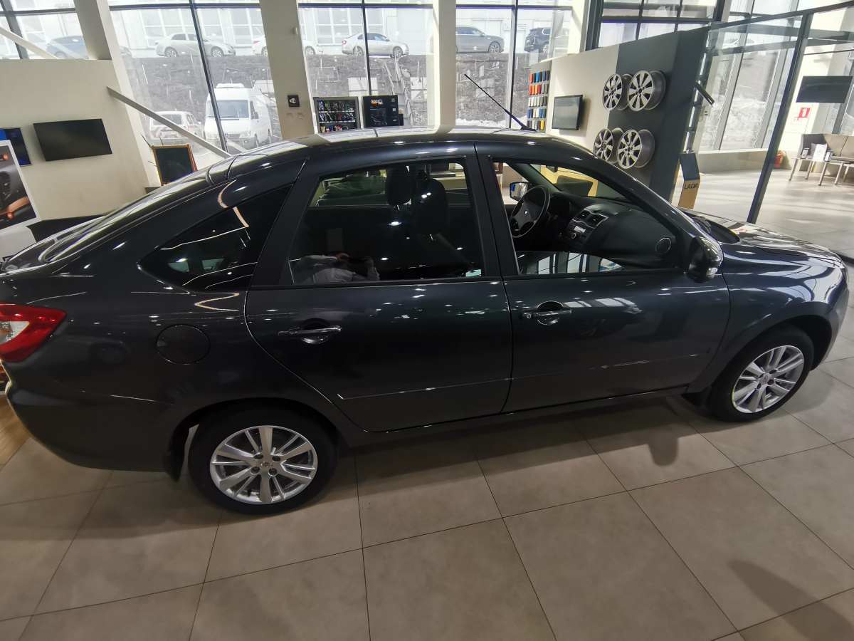 LADA GRANTA 1.6 MT (90 л.с.)