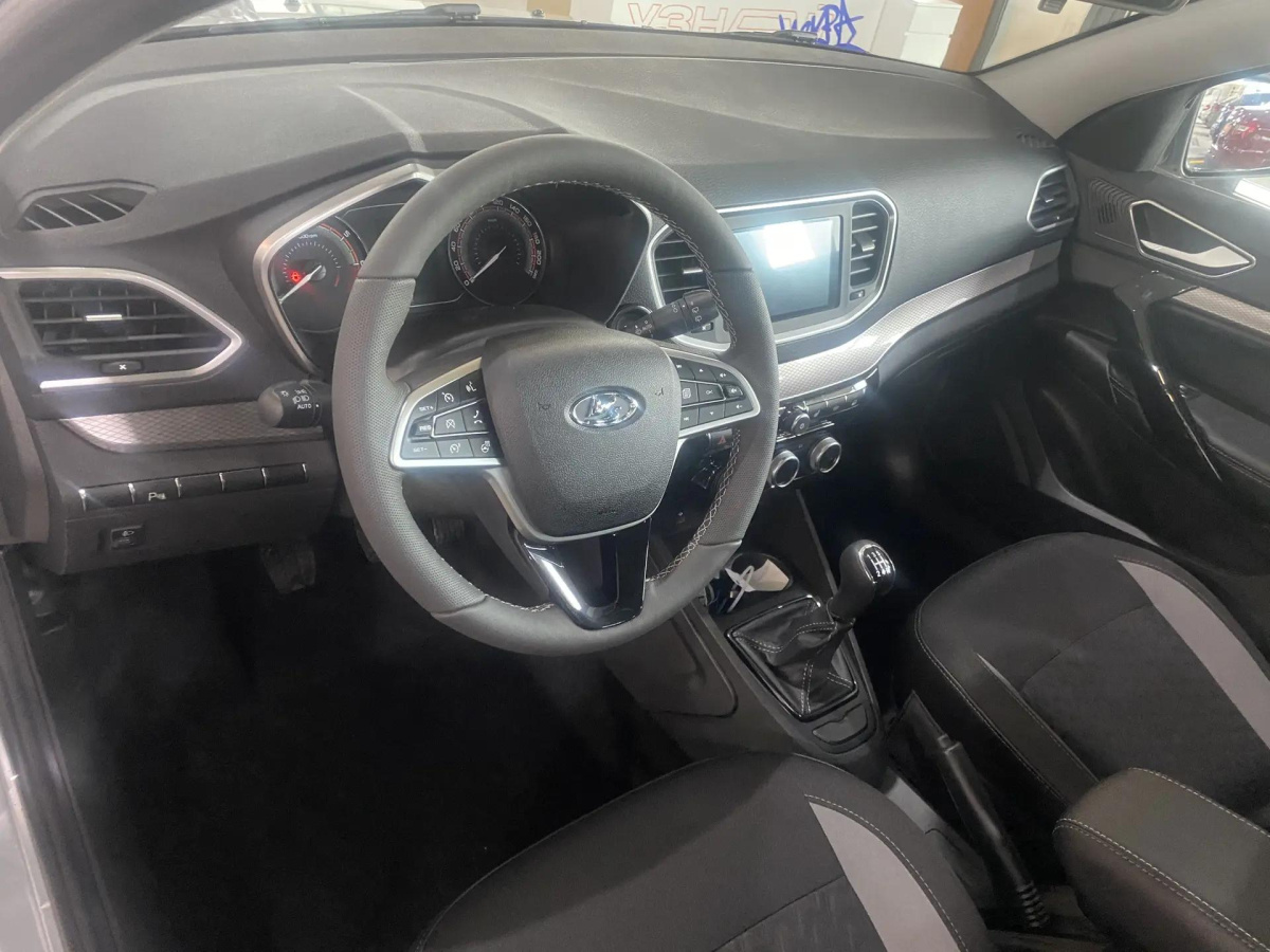 LADA VESTA SW 1.6 МТ (106 л.с.)