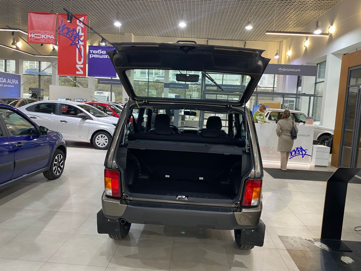 LADA NIVA LEGEND 1.7 MT (83 л.с.) 4WD