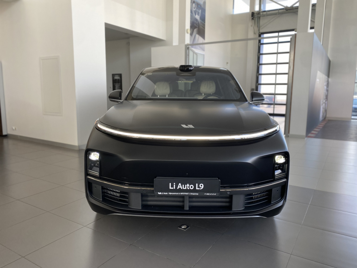 LIXIANG L9 52.3 kWh 1.5hyb AT (449 л.с.) 4WD