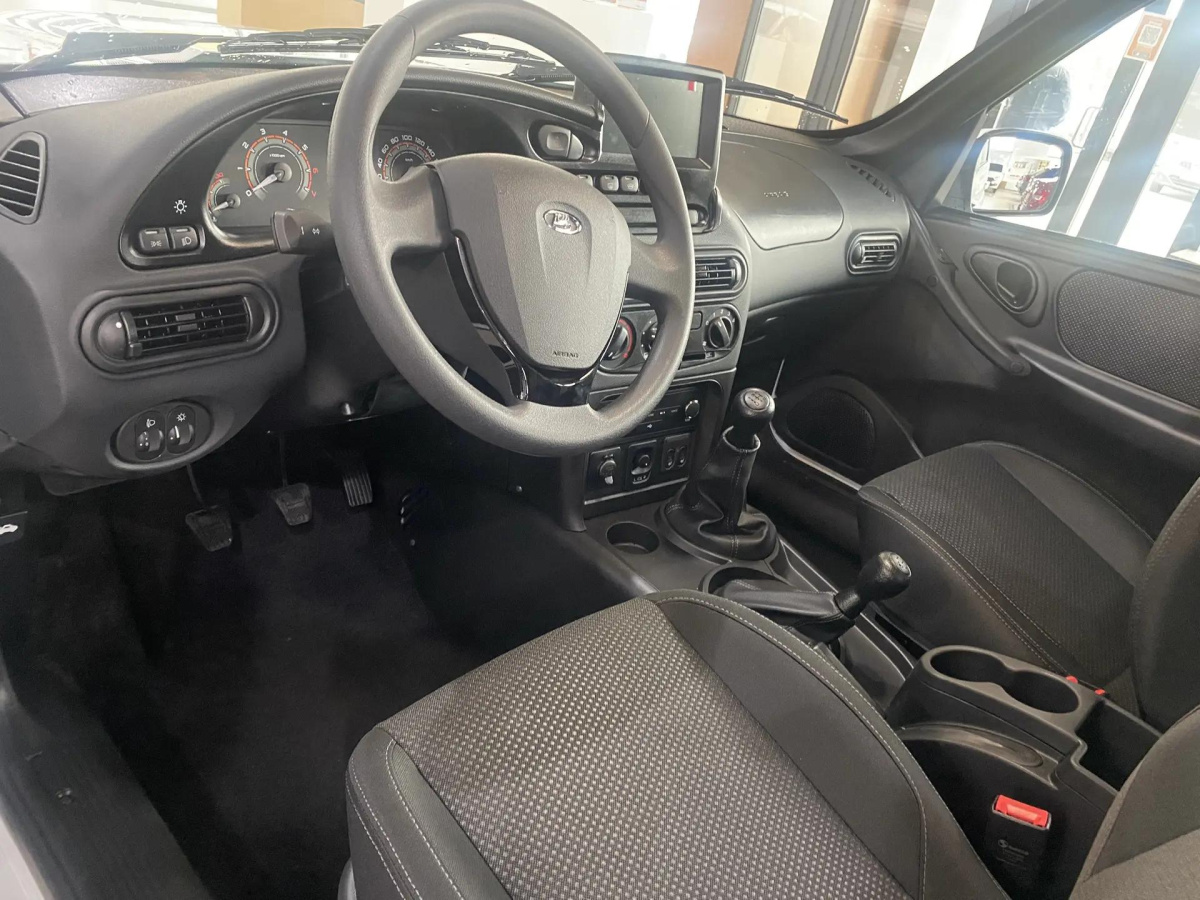 LADA NIVA TRAVEL 1.8 MT (90 л.с.) 4WD