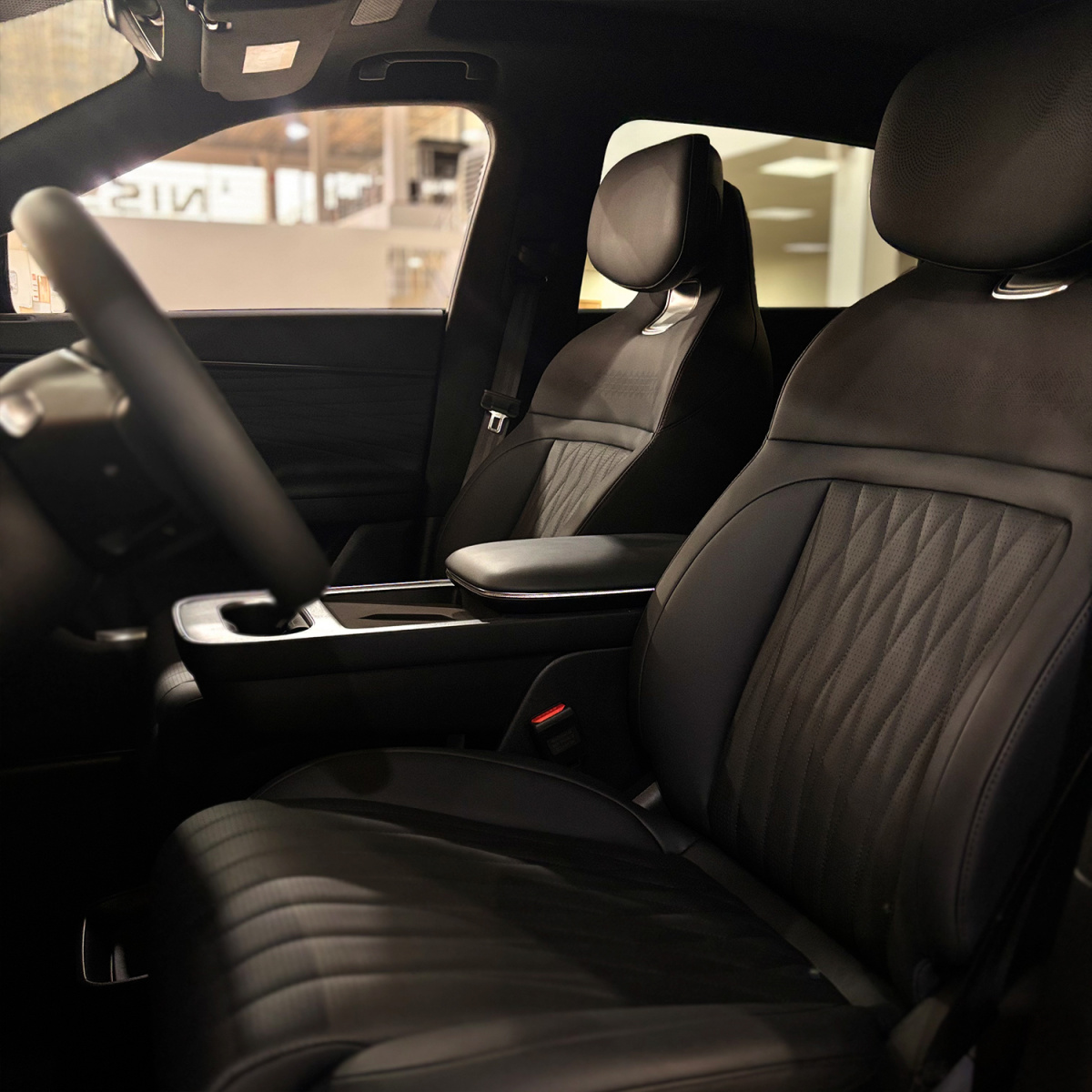 EXEED EXLANTIX ET 1.5hyb AT (469 л.с.) 4WD