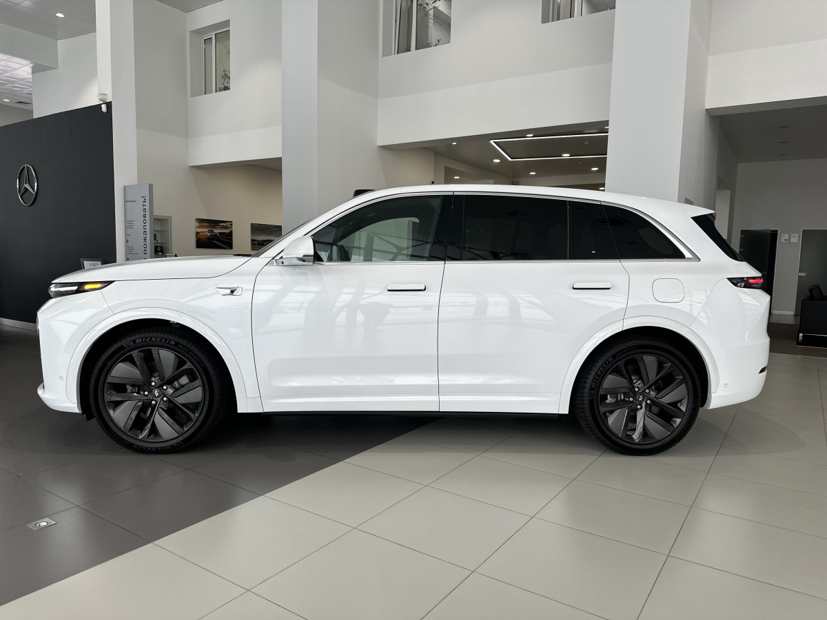 LIXIANG L7 52.3 kWh 1.5hyb AT (449 л.с.) 4WD