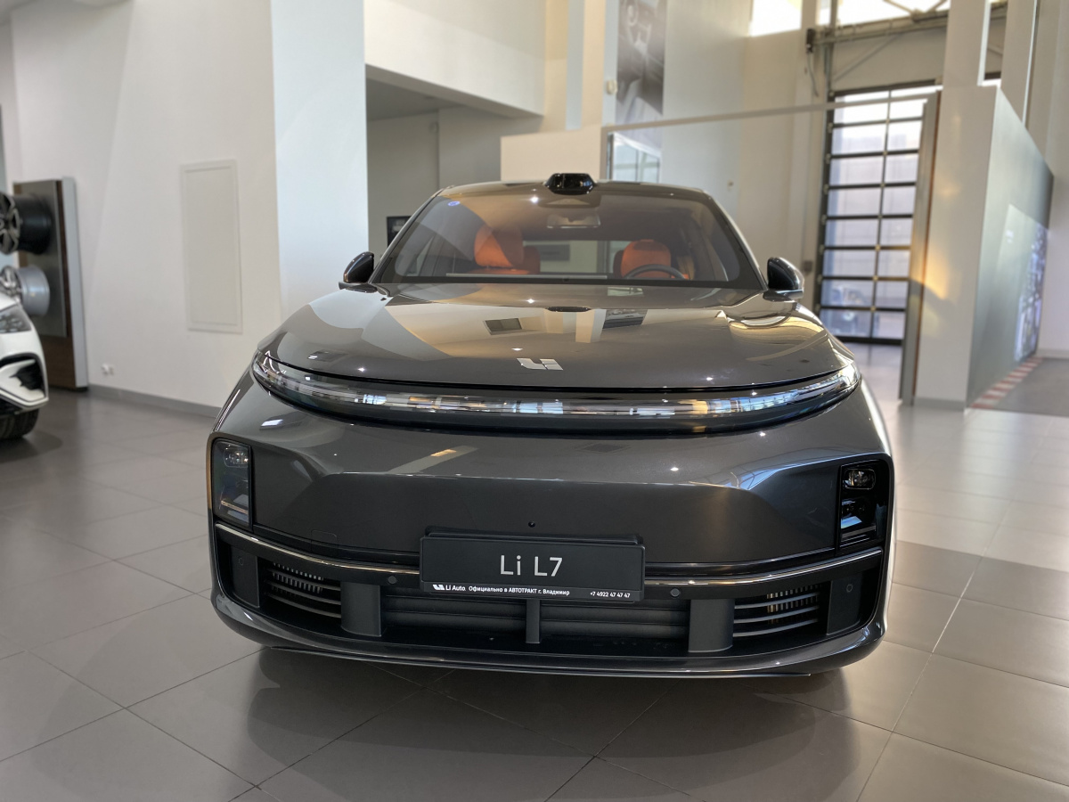 LIXIANG L7 52.3 kWh 1.5hyb AT (449 л.с.) 4WD