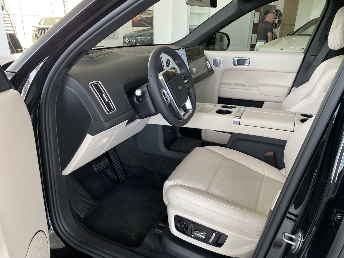 LIXIANG L9 52.3 kWh 1.5hyb AT (449 л.с.) 4WD
