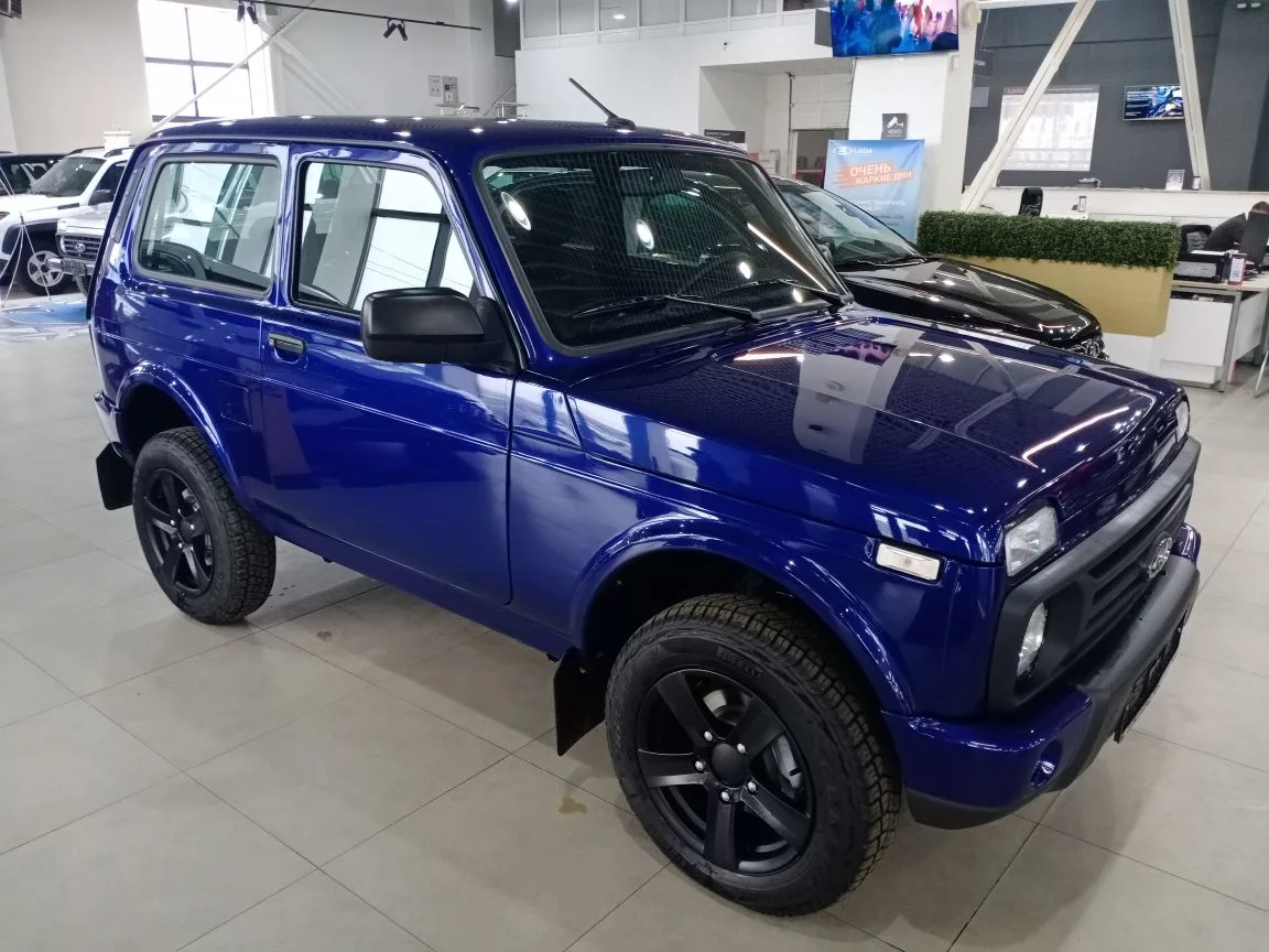 LADA NIVA LEGEND 1.7 MT (83 л.с.) 4WD