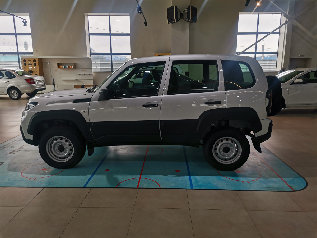 LADA NIVA TRAVEL 1.7 MT (83 л.с.) 4WD
