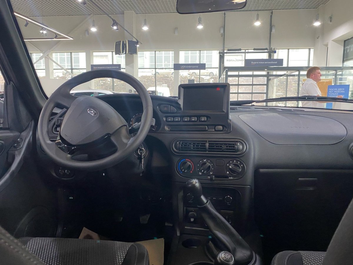 LADA NIVA 1.7 MT (80 л.с.) 4WD