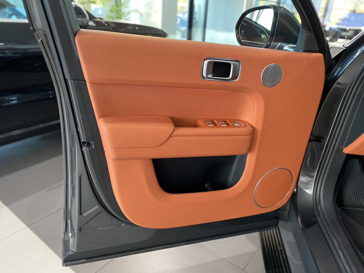 LIXIANG L7 52.3 kWh 1.5hyb AT (449 л.с.) 4WD