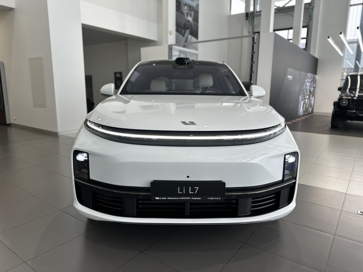 LIXIANG L7 52.3 kWh 1.5hyb AT (449 л.с.) 4WD