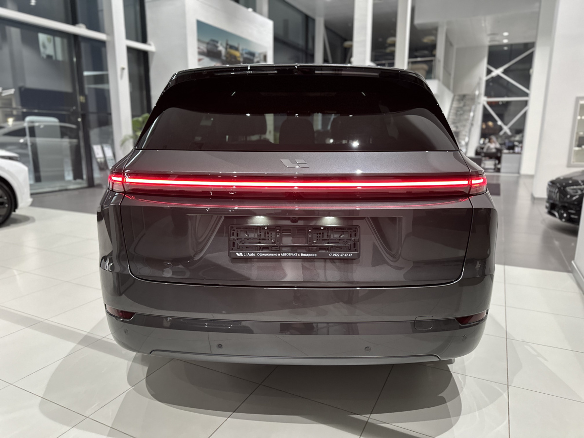 LIXIANG L7 52.3 kWh 1.5hyb AT (449 л.с.) 4WD