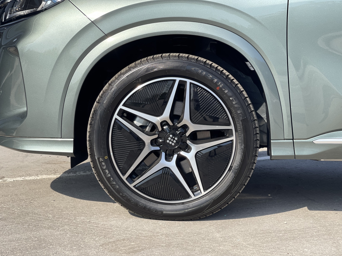 EVOLUTE I-SPACE 1.5hyb CVT (177 л.с.)