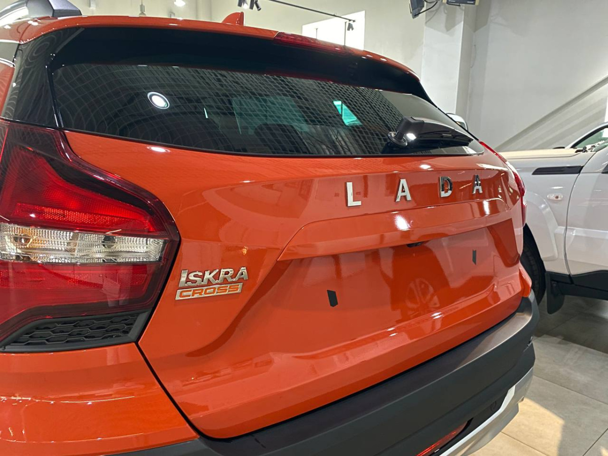 LADA ISKRA SW Cross 1.6 МТ (106 л.с.)