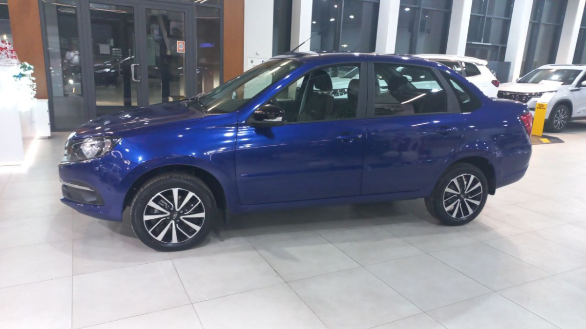 LADA GRANTA 1.6 MT (90 л.с.)