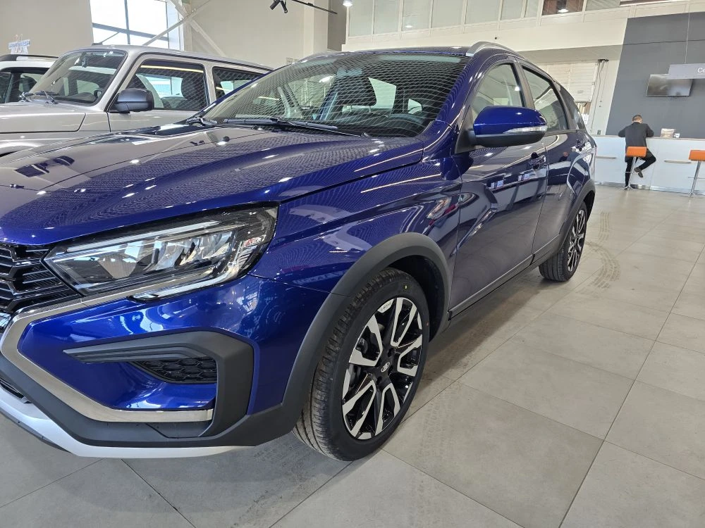 LADA VESTA SW Cross 1.6 MT (106 л.с.)