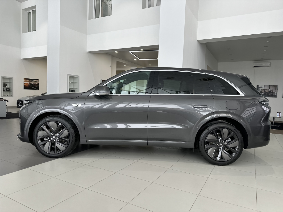 LIXIANG L6 1.5hyb AT (408 л.с.) 4WD