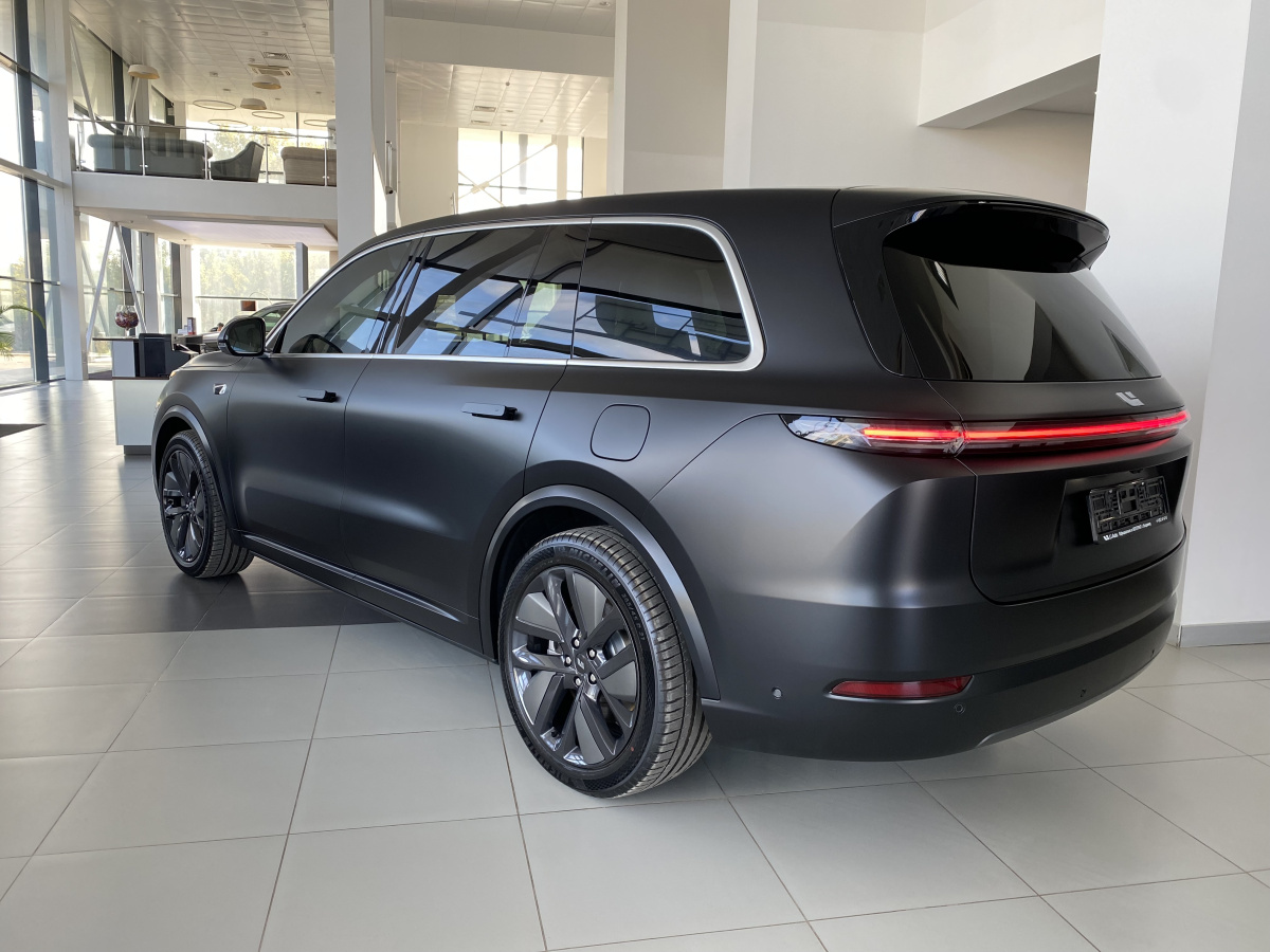 LIXIANG L9 52.3 kWh 1.5hyb AT (449 л.с.) 4WD