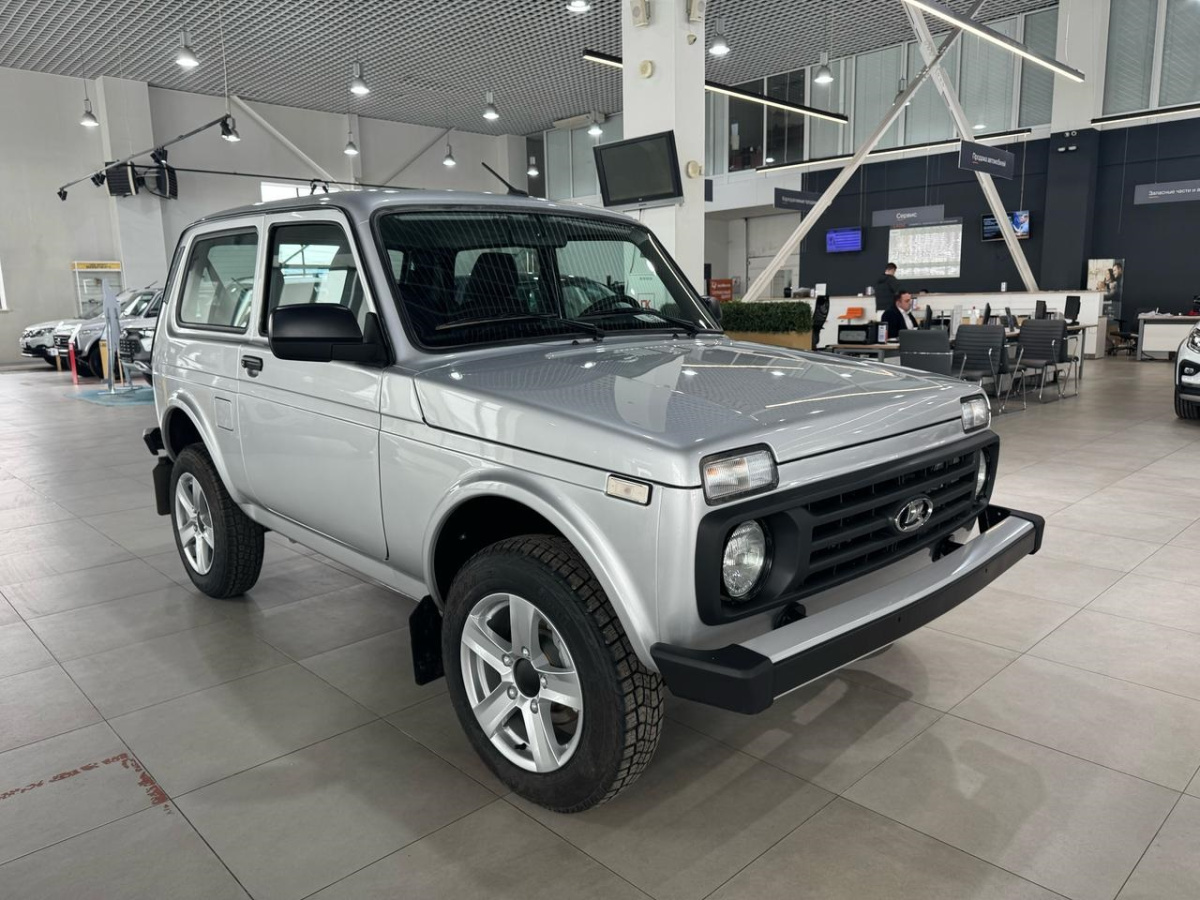 LADA NIVA LEGEND 1.7 MT (83 л.с.) 4WD