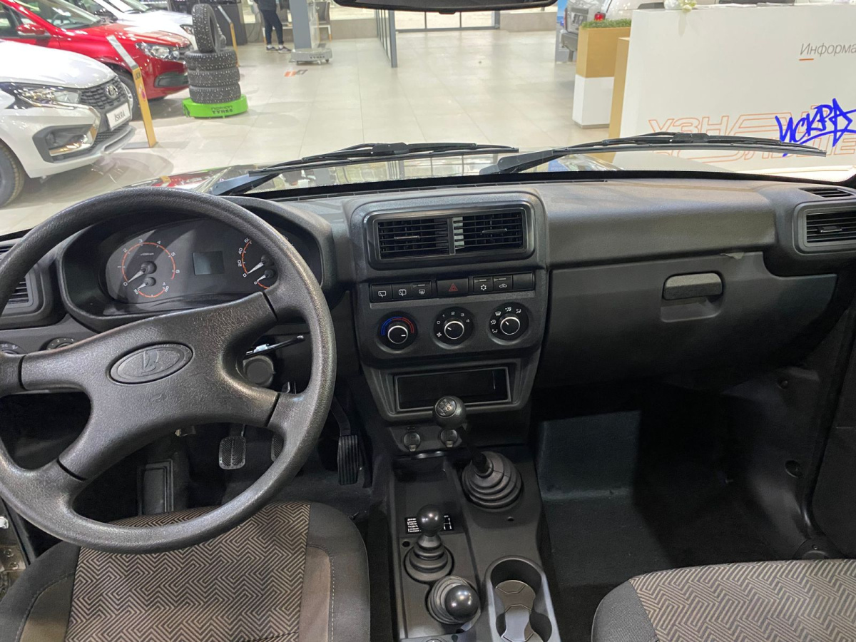 LADA NIVA LEGEND 1.7 MT (83 л.с.) 4WD