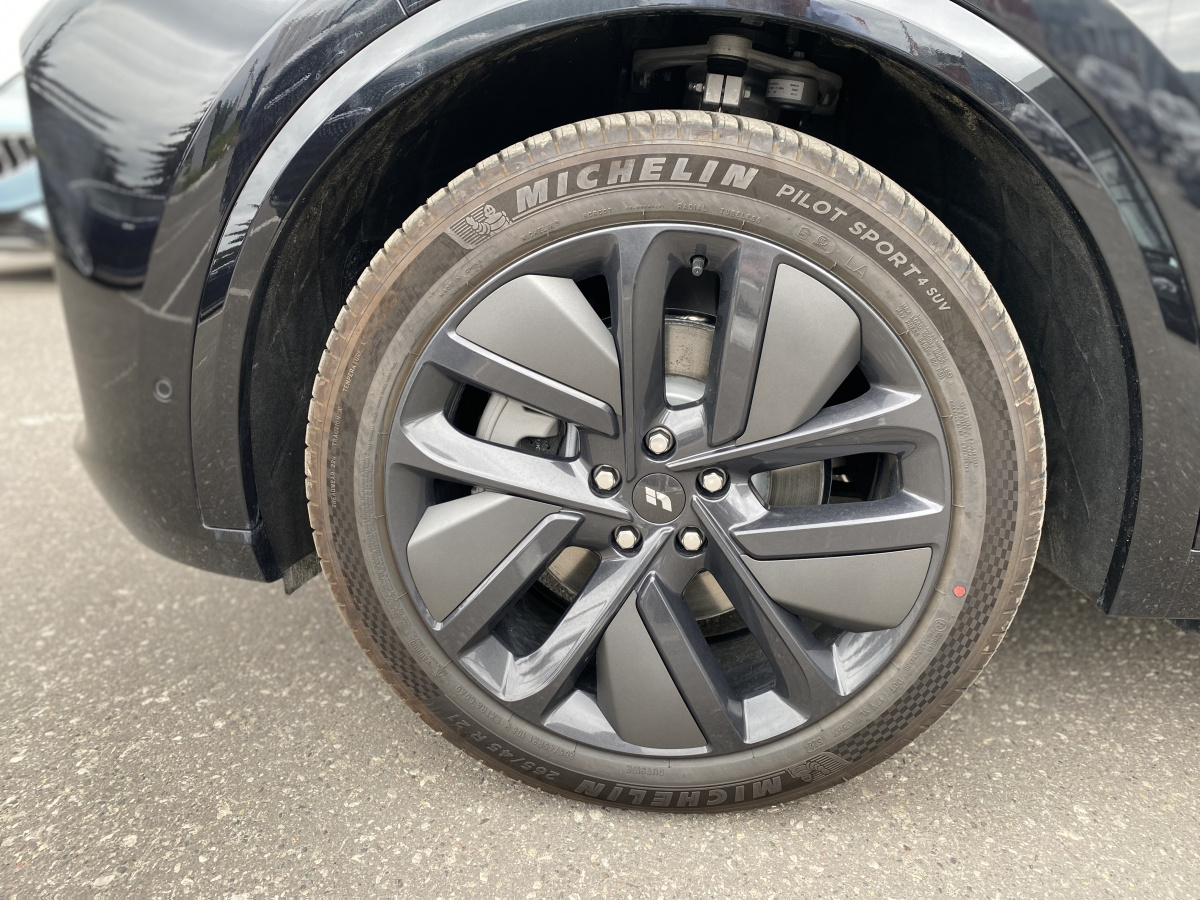 LIXIANG L9 52.3 kWh 1.5hyb AT (449 л.с.) 4WD