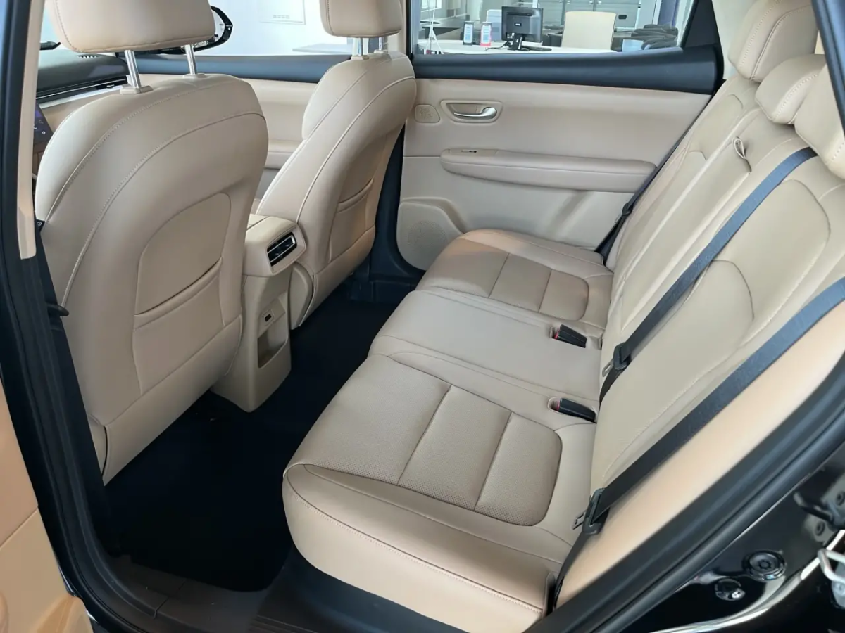 EVOLUTE I-SPACE 1.5hyb CVT (218 л.с.)