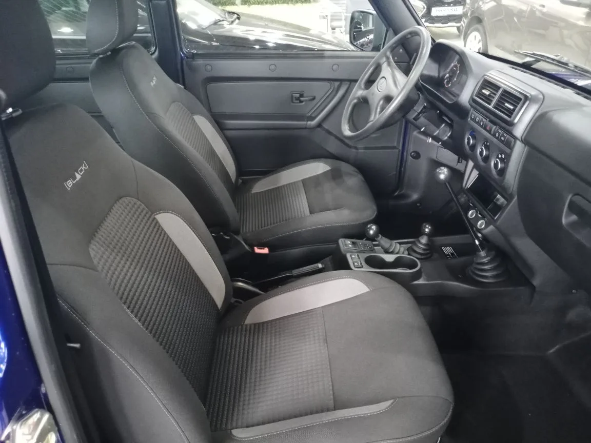 LADA NIVA LEGEND 1.7 MT (83 л.с.) 4WD