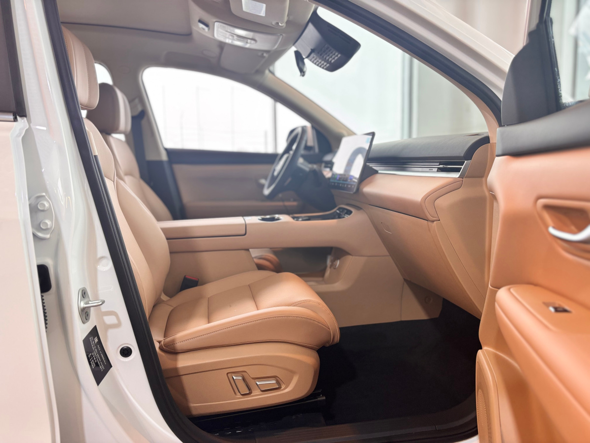 EVOLUTE I-SPACE 1.5hyb CVT (367 л.с.) 4WD